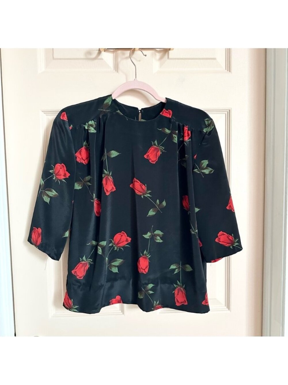 Black rose print top